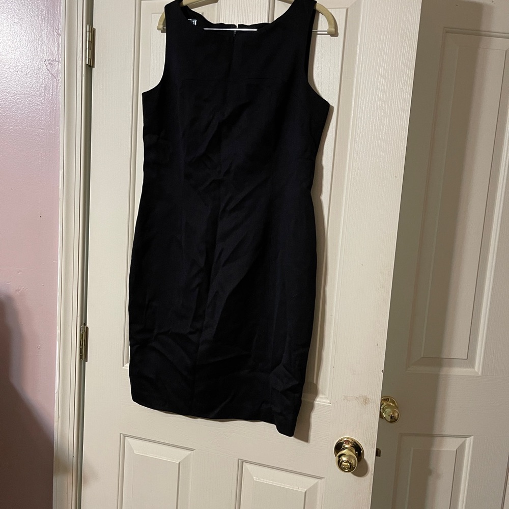 Basic Black Shell Dress. A Wardrobe Essential - image 2